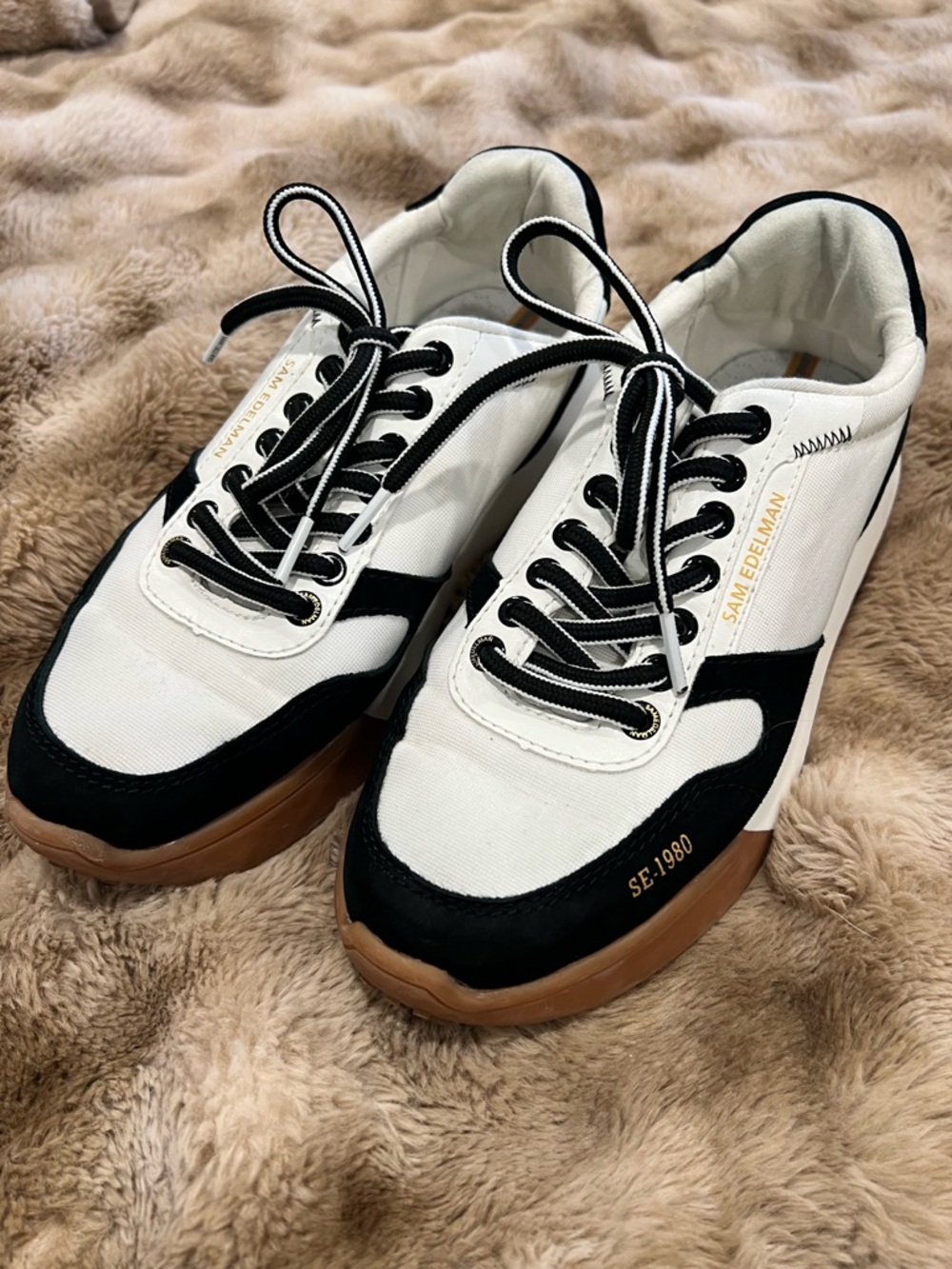 Sam Edelman White, Black & Gum Platform Low-Top Sneakers